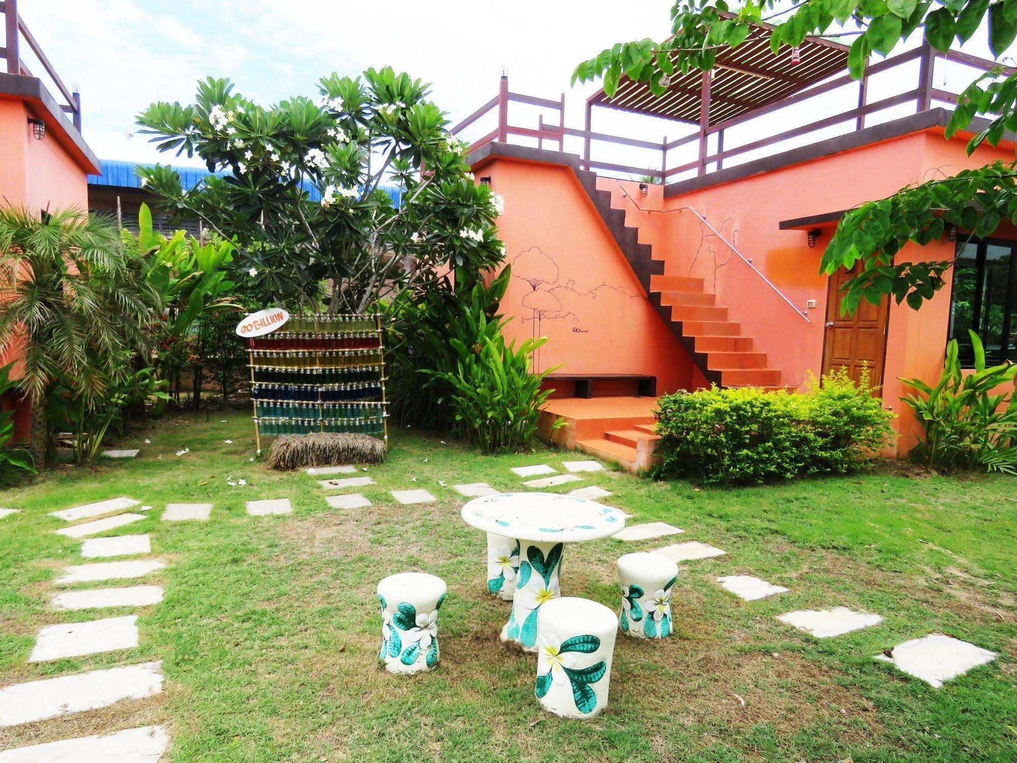 10 Billion Resort Samut Songkhram Esterno foto